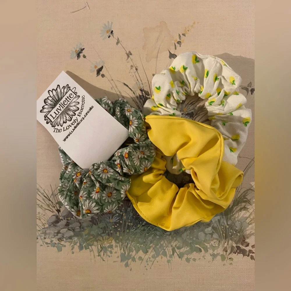 🌻NWT ALL 3 pcs. Chunky Hair Scrunches/Ponytails- 2 Flowery🌸1 Solid Yellow🌿BOP - Picture 10 of 16